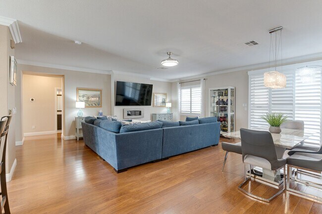 Building Photo - Fully Furnished Single-Story Gem in Peacef...