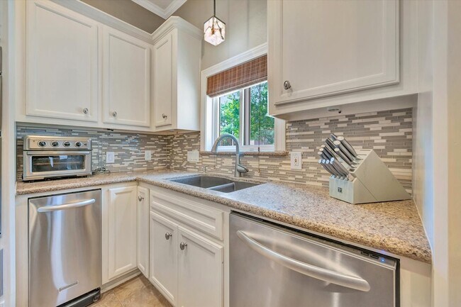 Building Photo - 3806 Canyon Bluff Ct