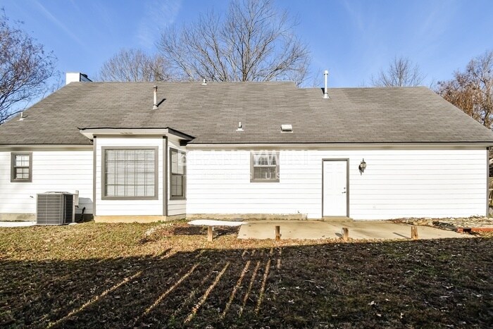 Building Photo - 7215 Grapevine Cove