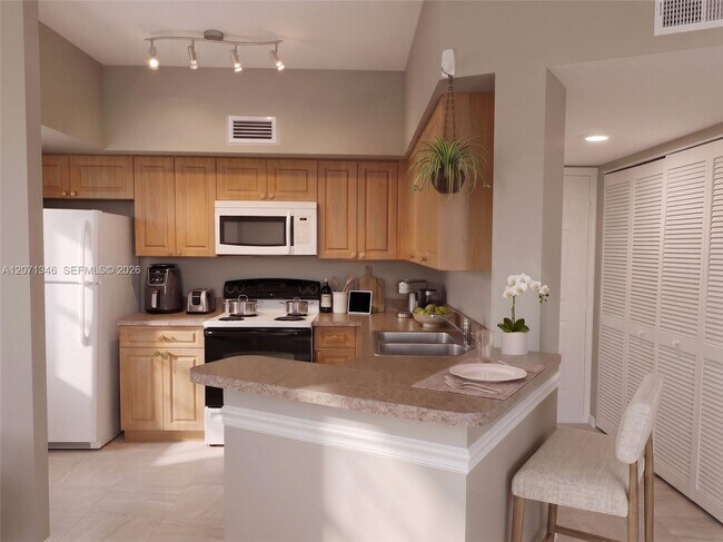 Building Photo - 1280 S Alhambra Cir
