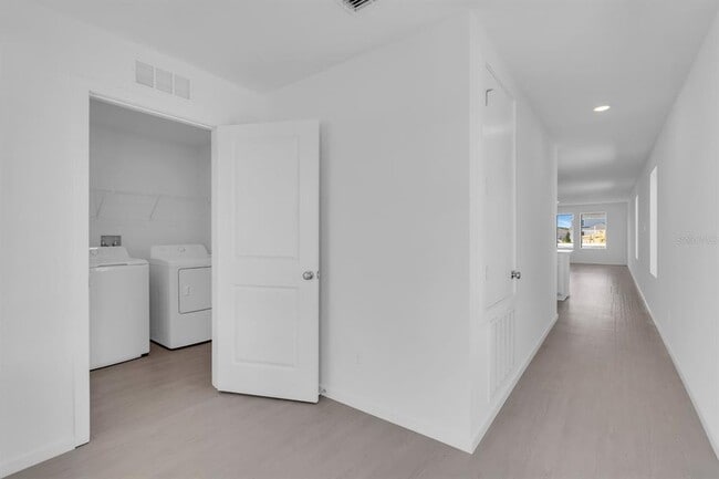 Building Photo - 5540 Sapote Ct
