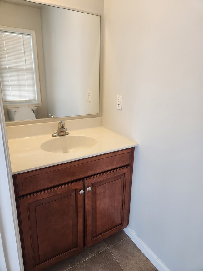 Building Photo - 28 Holler Rd