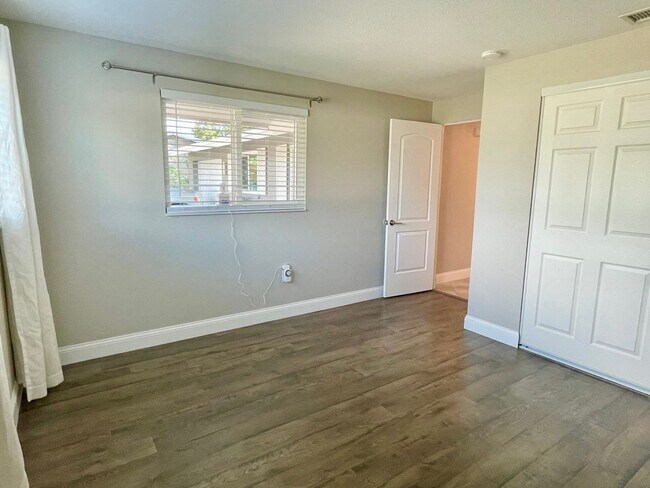 Building Photo - Newly Remodeled 3 Bedroom 2 Bathroom House...