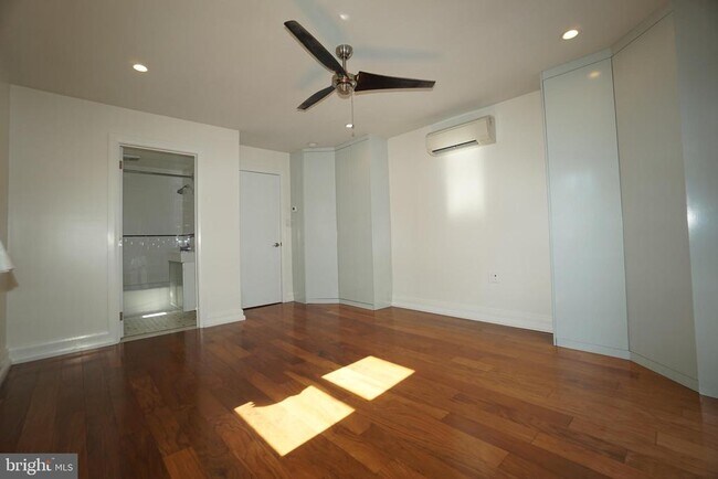 Building Photo - 1707 N Howard St