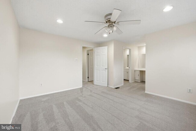 Building Photo - 9804 Gabon Ct