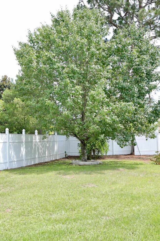 Building Photo - 109 Purple Martin Pl