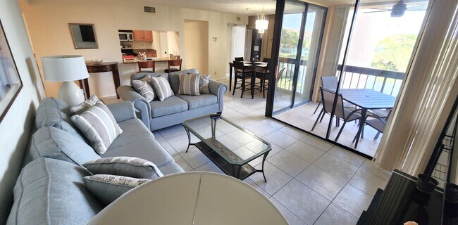 Building Photo - 2455 Lindell Blvd