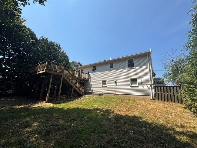 Building Photo - 753 Evergreen Ave