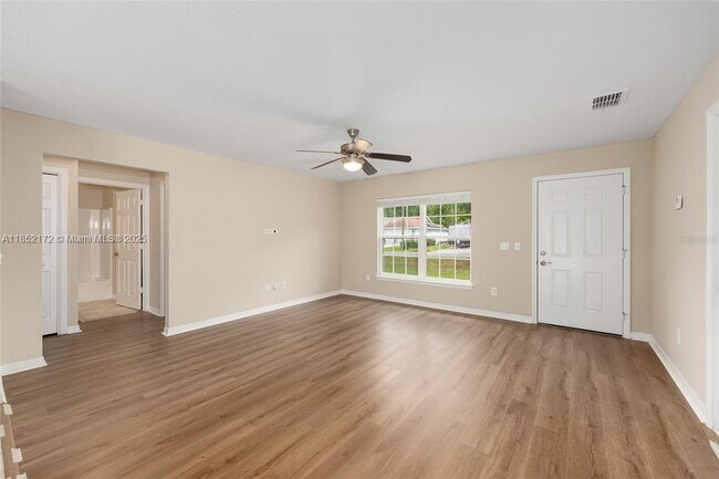 Building Photo - 6975 SE 124th Ln