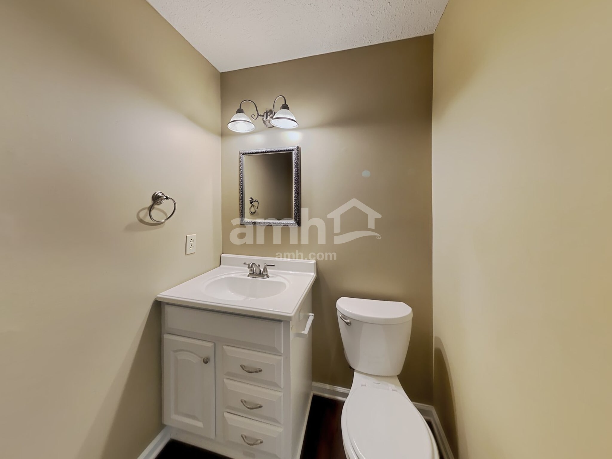 Building Photo - 2011 Lassiter Dr