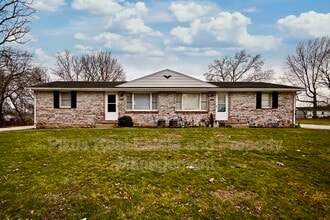 Building Photo - 1618 Clearbrook Rd NW