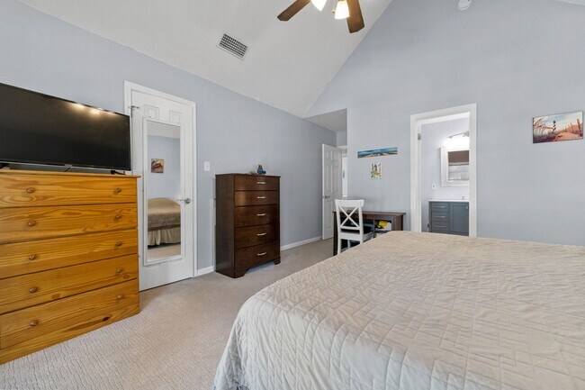 Building Photo - Lakewood rental!