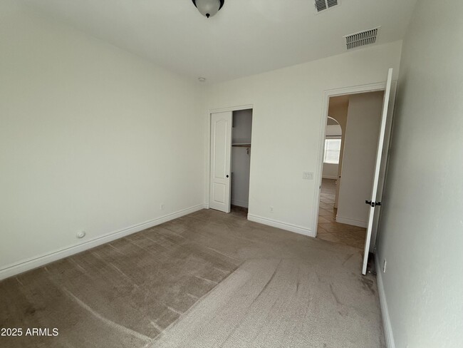 Building Photo - 4333 E Grand Canyon Dr