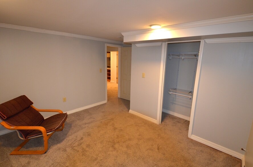 Building Photo - 52 Carol Ln