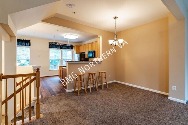 Building Photo - 5819 Pearson Ln