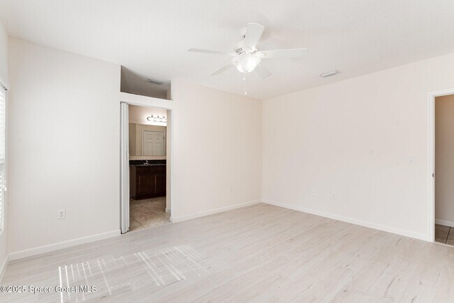 Building Photo - 1695 Litchfield Dr