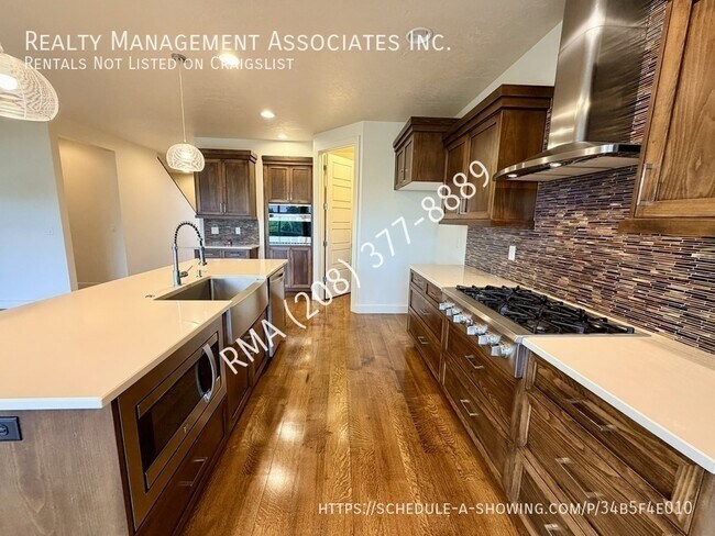 Building Photo - 2552 E Boise Ave