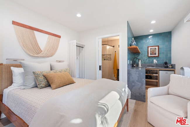 Building Photo - 11314 Homedale St