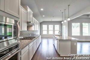 Building Photo - 622 Singing Creek