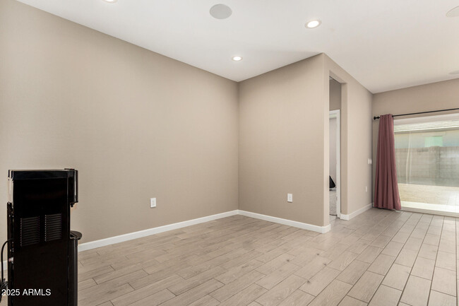 Building Photo - 2558 S 241st Ln