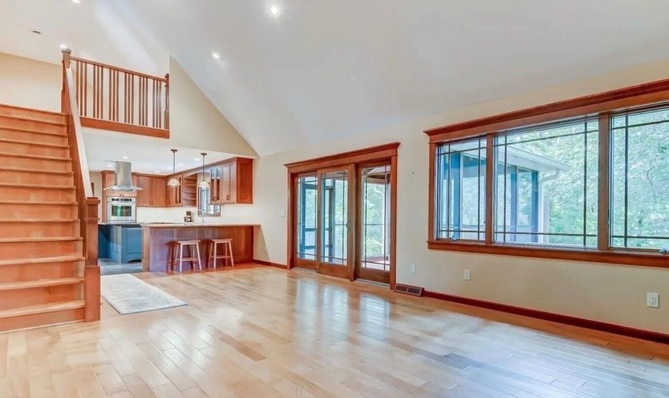 Building Photo - 3120 Kensington Dr