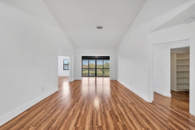 Building Photo - 4111 Coral Tree Cir