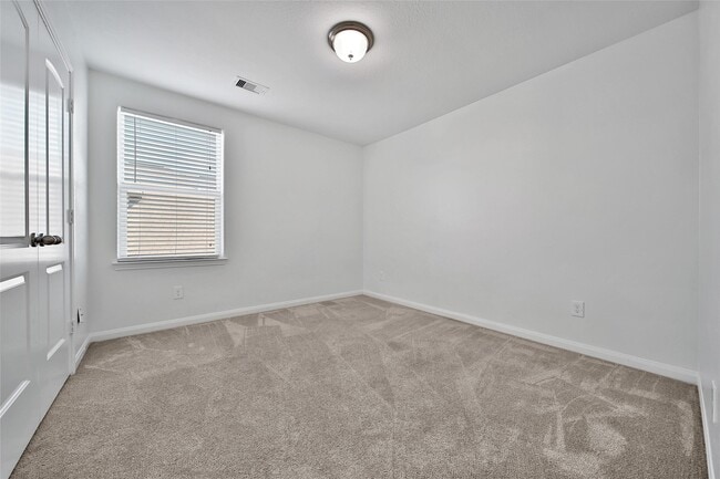 Building Photo - 10889 South Lake Mist Lane