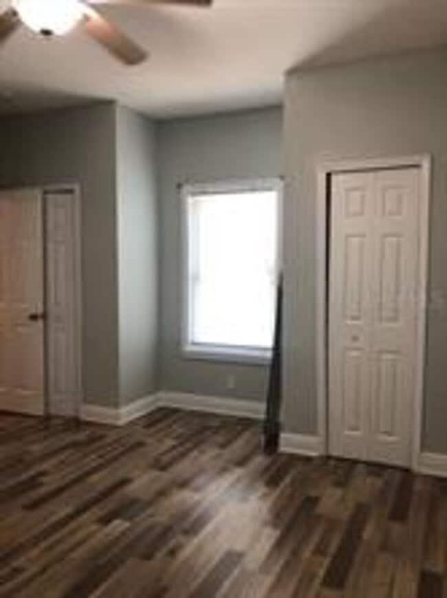 Building Photo - 2 Bedroom / 2 Bath Bungalow in Sanford's Historic District!