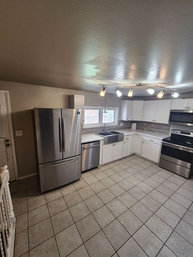 Building Photo - Wonderful Home