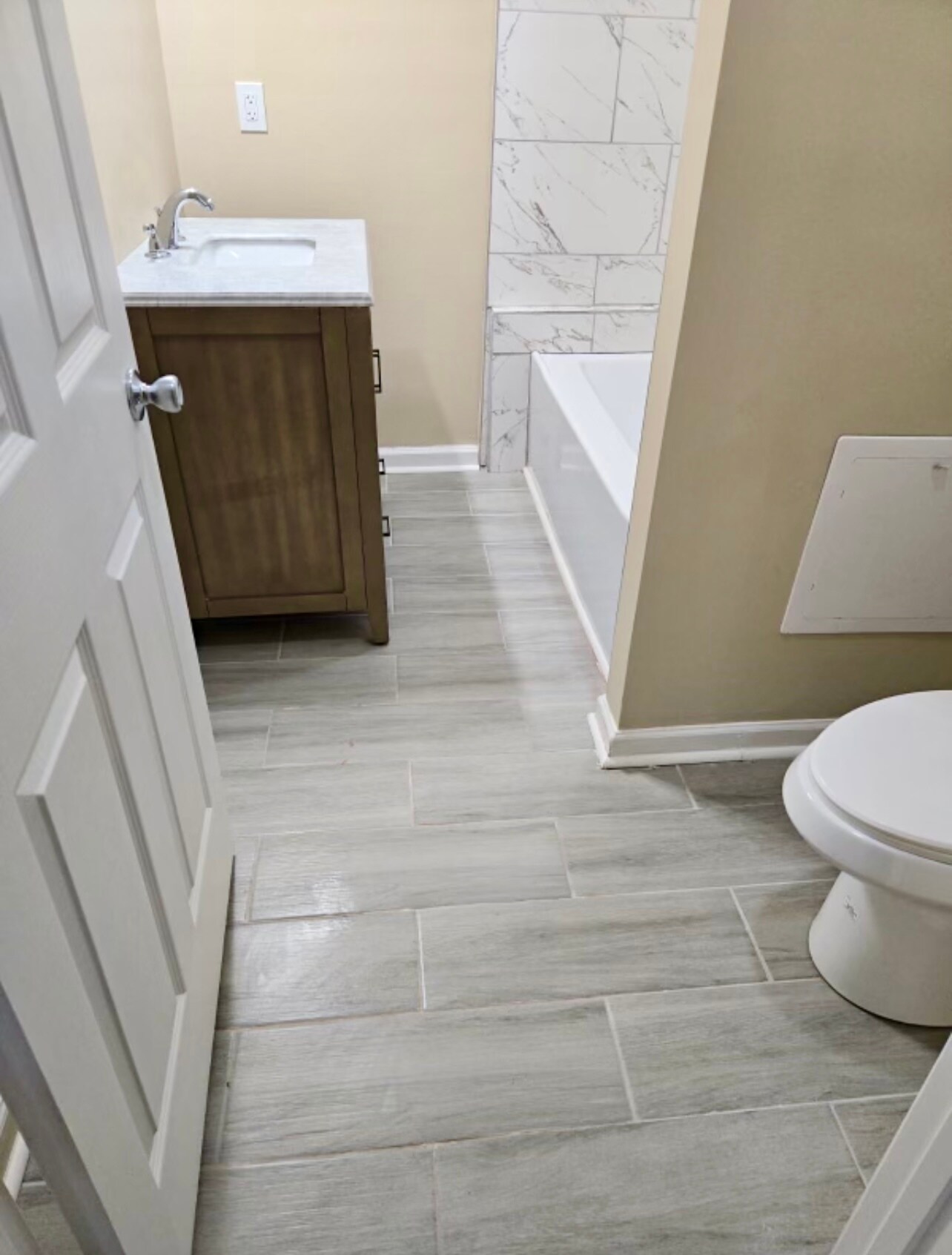 Building Photo - 4220 10th Ave