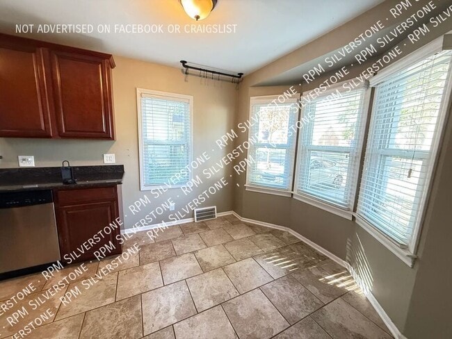 Building Photo - 2664 Tyler-