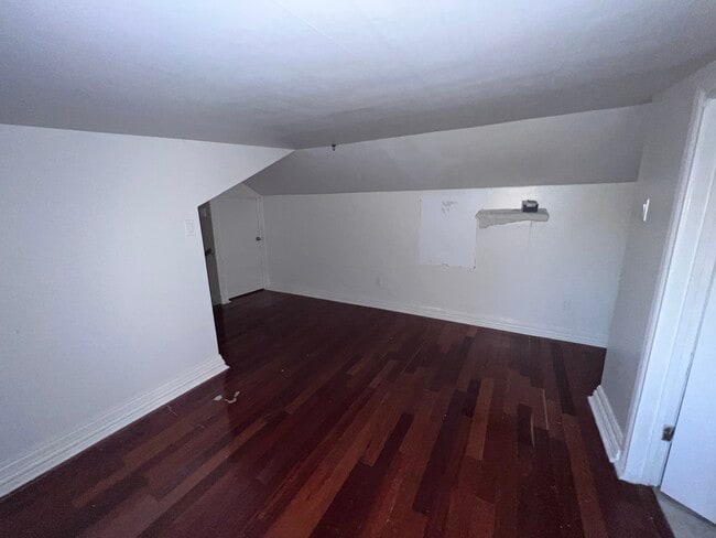 Building Photo - 218 E Haven Rd