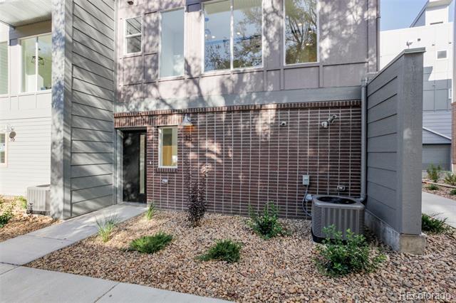 Building Photo - 8711 E Hampden Ave