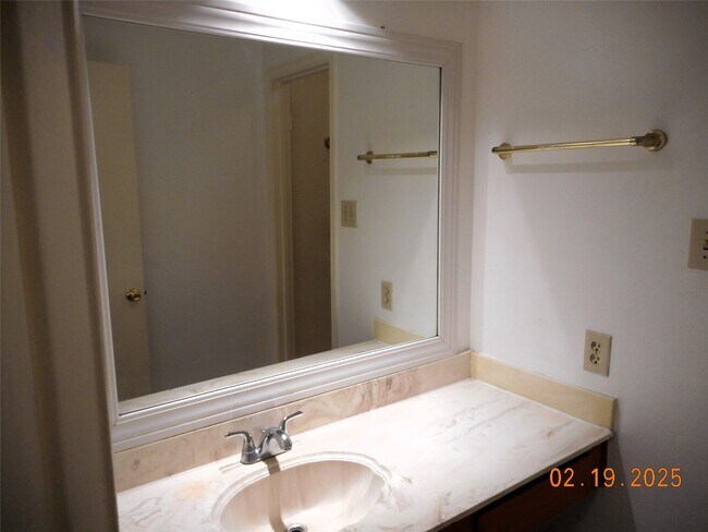 Building Photo - 12821 Hill Branch Dr