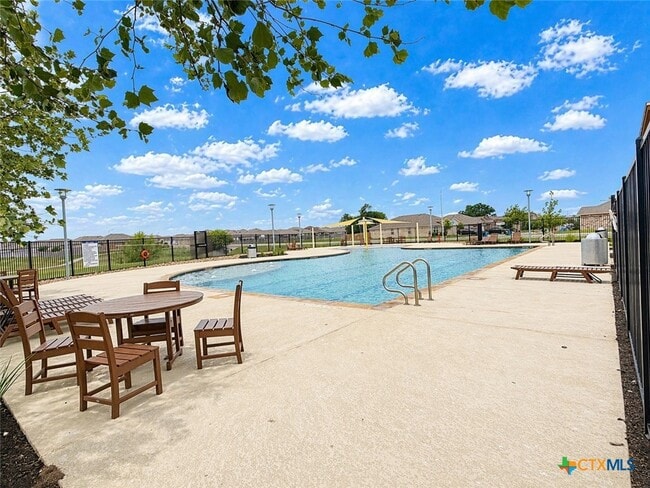 Building Photo - 840 Nodding Nixie