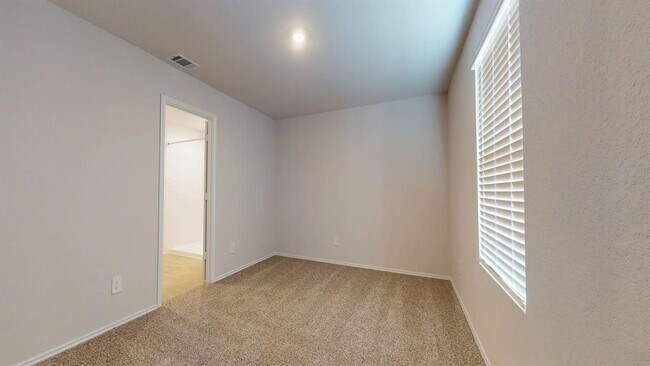 Building Photo - 914 Indian Wy