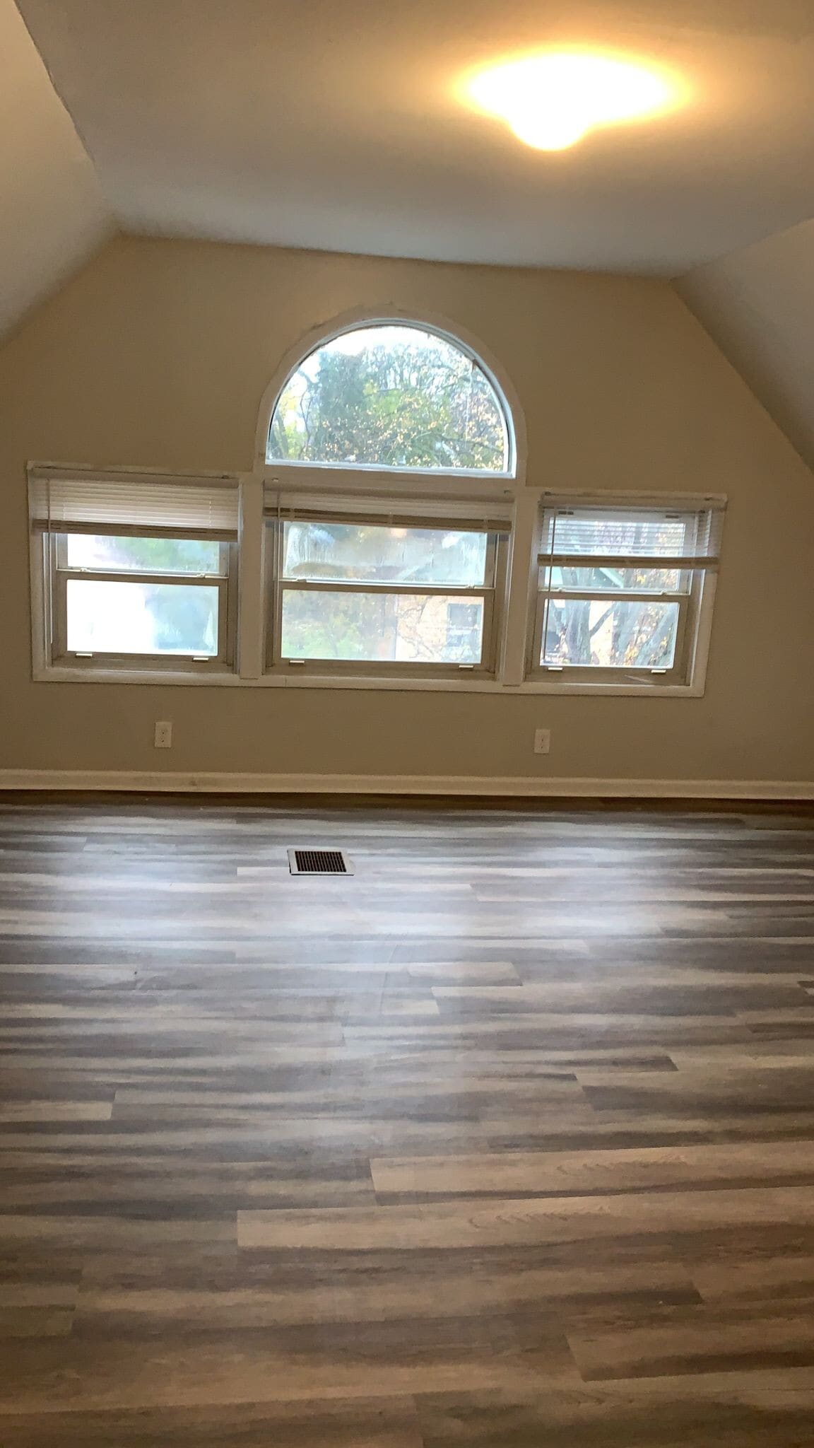 Building Photo - 275 McCormick Plz