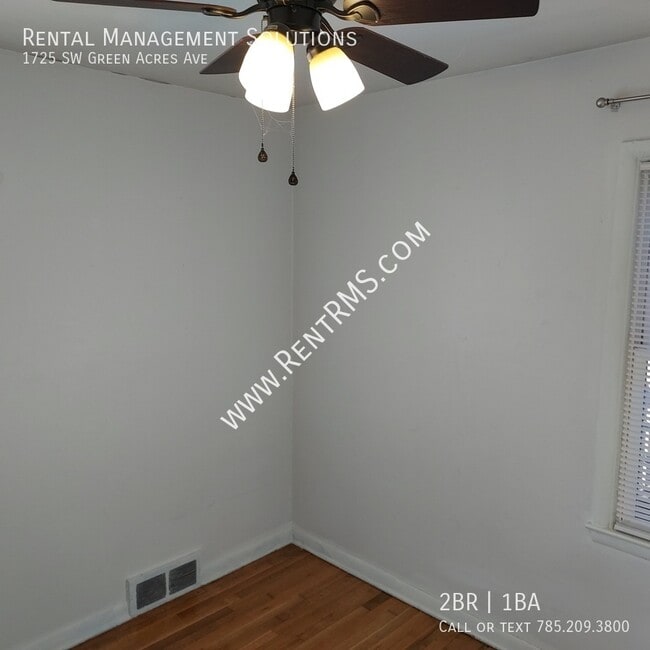 Building Photo - 1725 SW Green Acres Ave