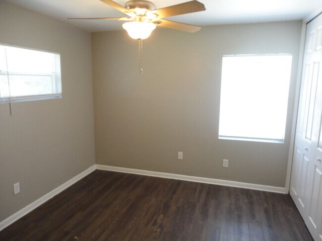 Building Photo - 401 NW 36th Ter