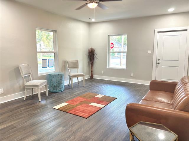 Building Photo - 1500 W Collin St