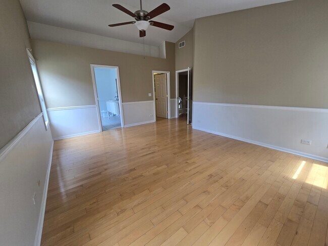 Building Photo - 217 Lexington Ct