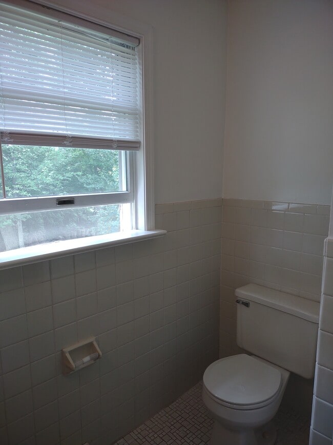 Building Photo - 576A Nemoral St