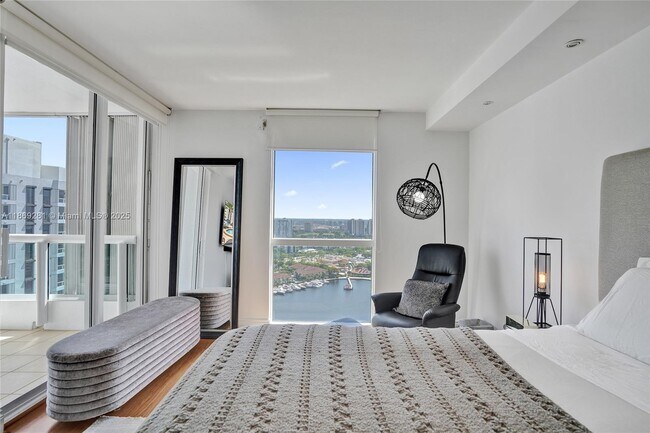 Building Photo - 21205 Yacht Club Dr