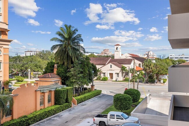 Building Photo - 625 Biltmore Way