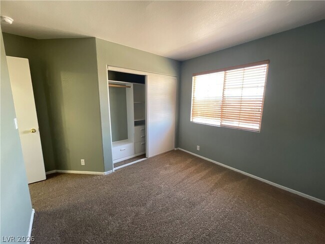 Building Photo - 5848 Red Dawn St