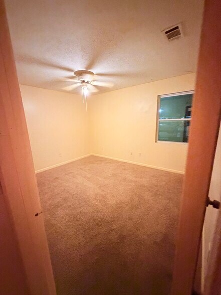 Building Photo - 1110 Sheffield Ave