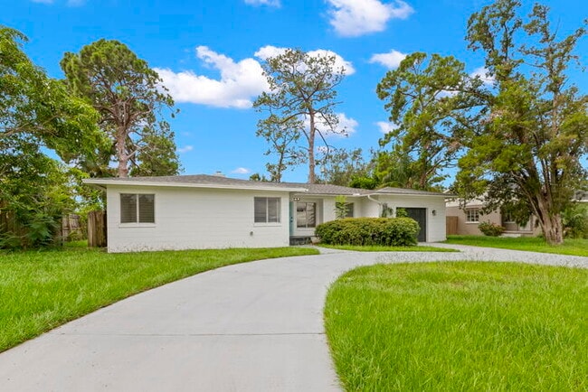 Building Photo - NEWLY RENOVATED Home For Rent in St Peters...