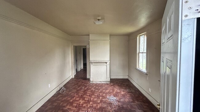 Primary Photo - 1855 Carolina St