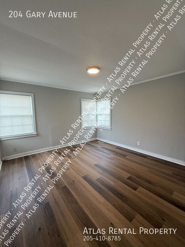 Building Photo - 204 Gary St