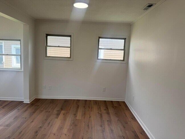 Building Photo - 4956 Island Dr